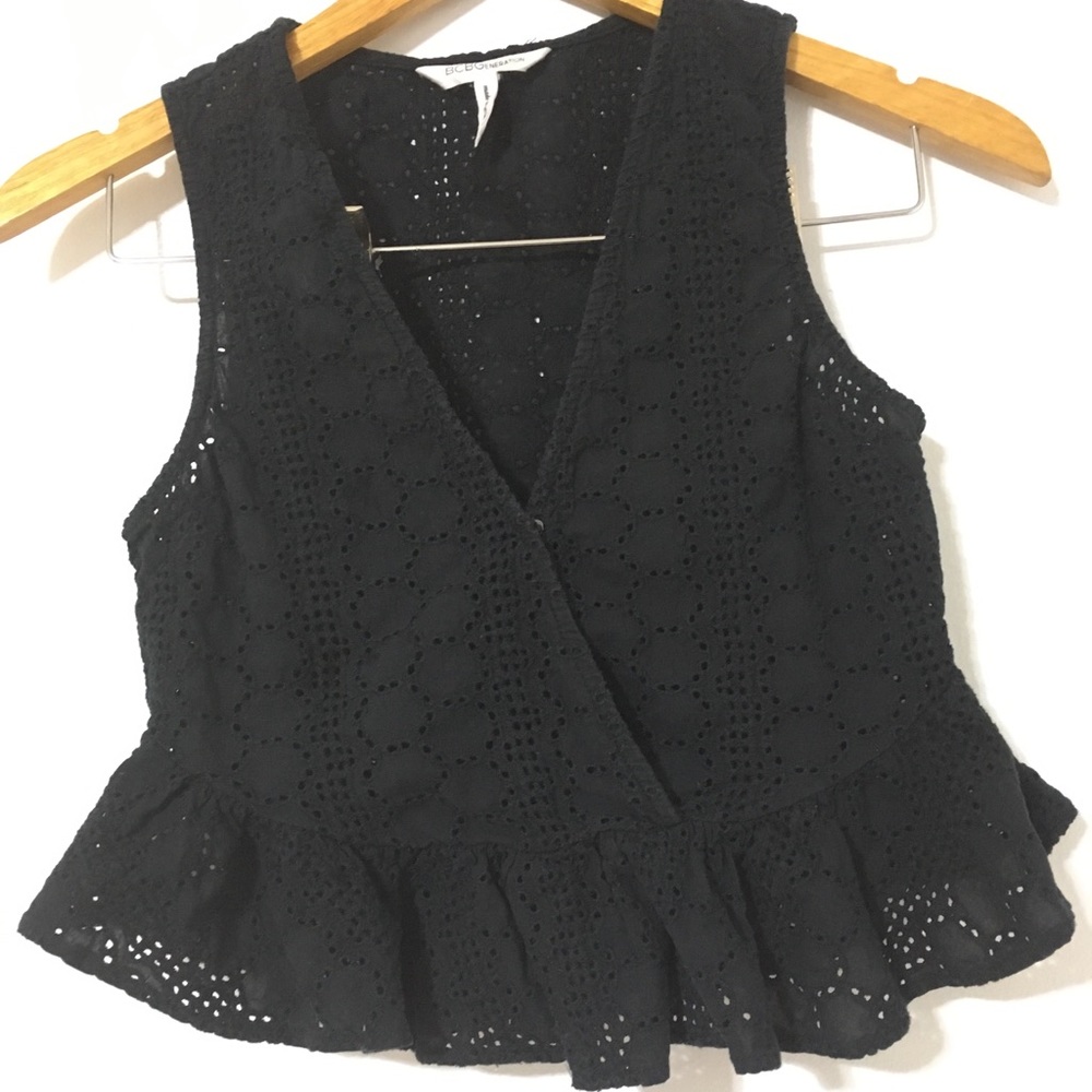BCBGeneration eyelet top and shorts set - Picture 5 of 5